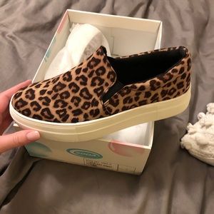 Cheetah prints slip on shoes